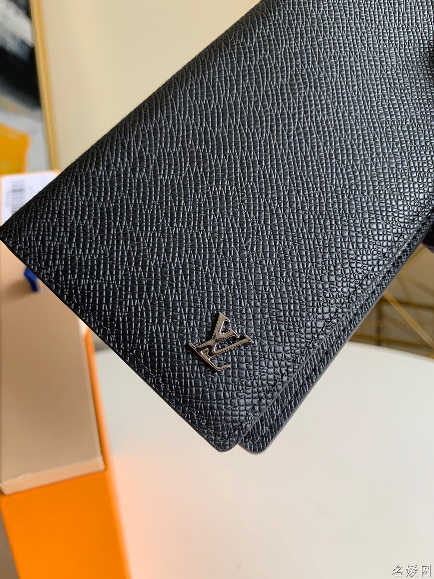 Louis Vuitton M30285 Brazza Wallet