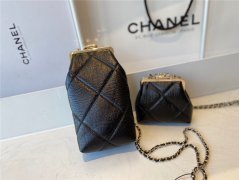 Chanel AP1558 B03941 94305 链条手拿包