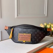 LV M45220 Discovery Bumbag