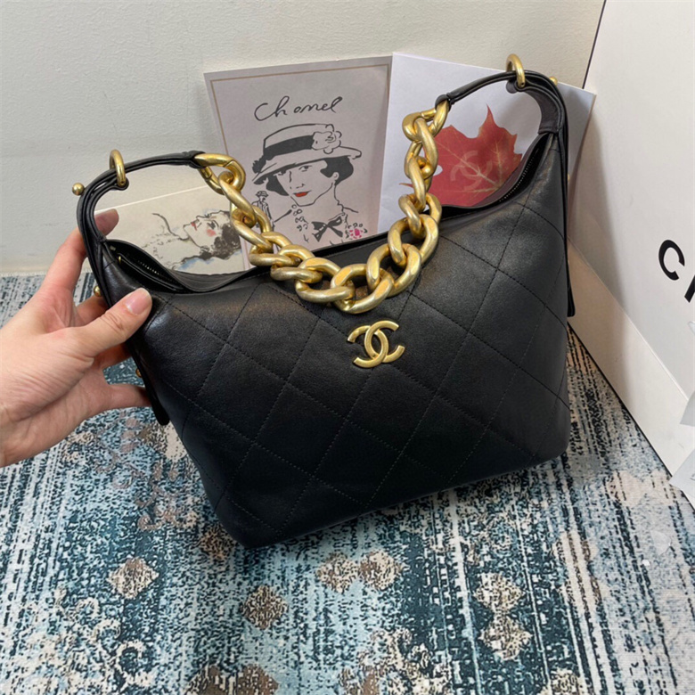 CHANEL Hobo handbag (AS2910 B07123 10601, AS2910 B07123 94305)