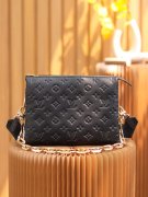 LV M57790 Coussin PM 单肩包
