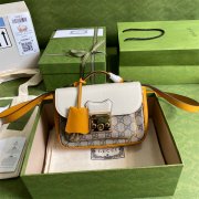 Gucci 675891 UKMDG 2570 饰超级双G图案邮差包