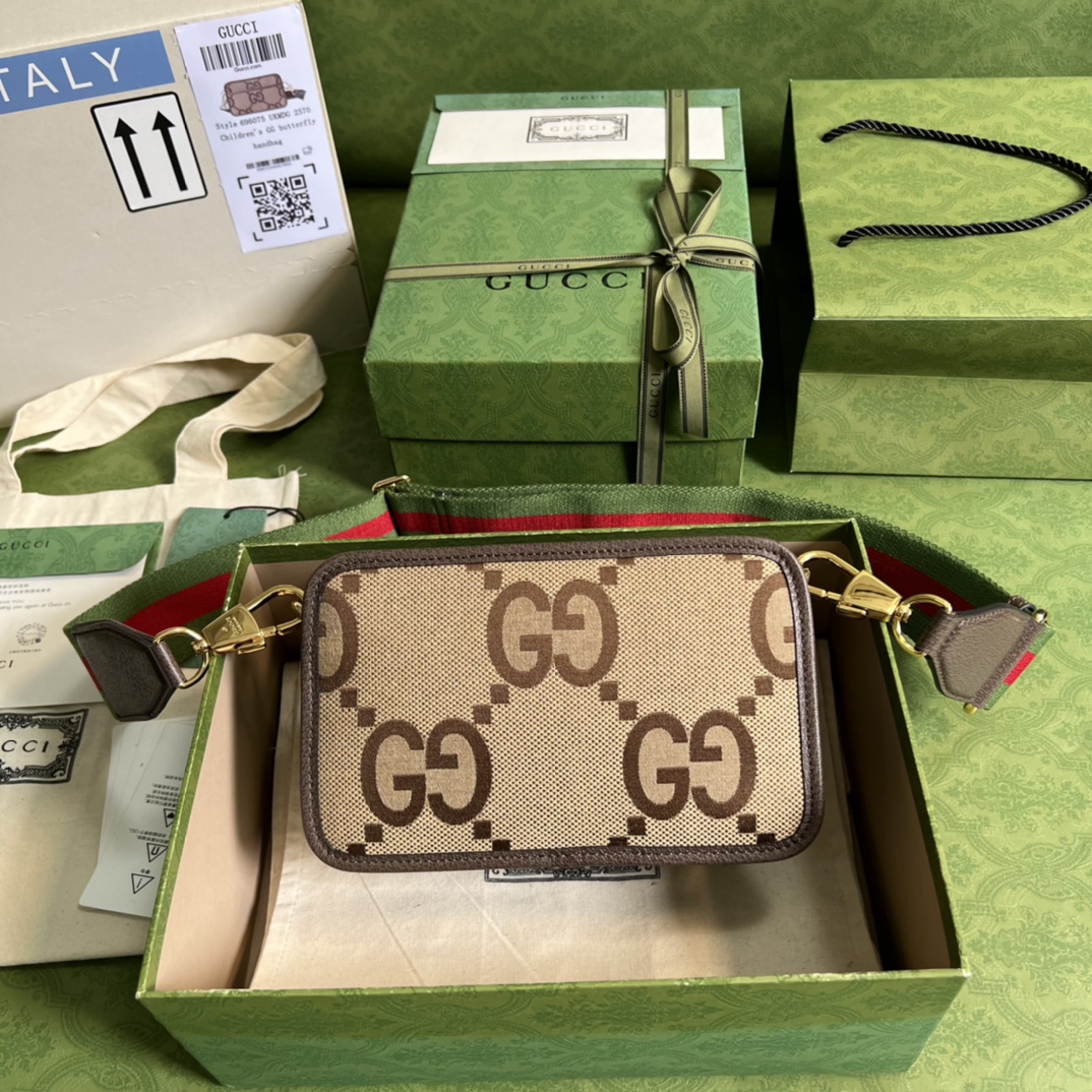 GUCCI古驰大G杏布肩背包696075