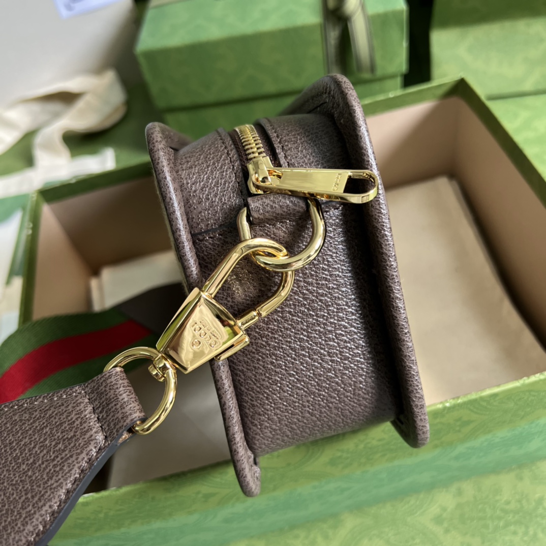 GUCCI古驰大G杏布肩背包696075