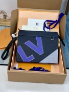 LV M81310 STANDING POUCH 手拿包