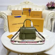 LV M59108 CLUNY 迷你手袋