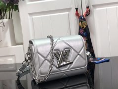 LV M59031 TWIST 小号手袋