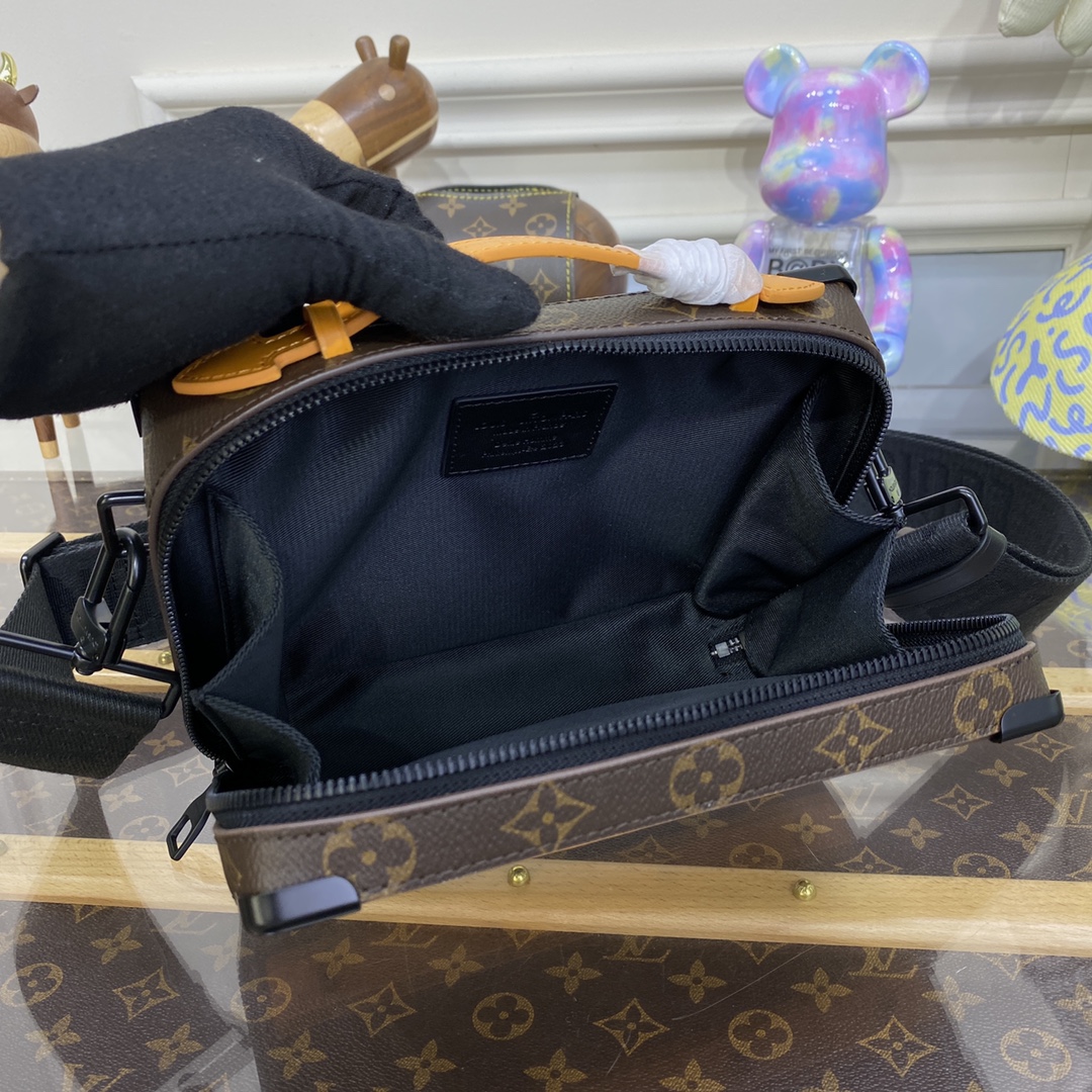 LV M46689 HANDLE SOFT TRUNK 手袋