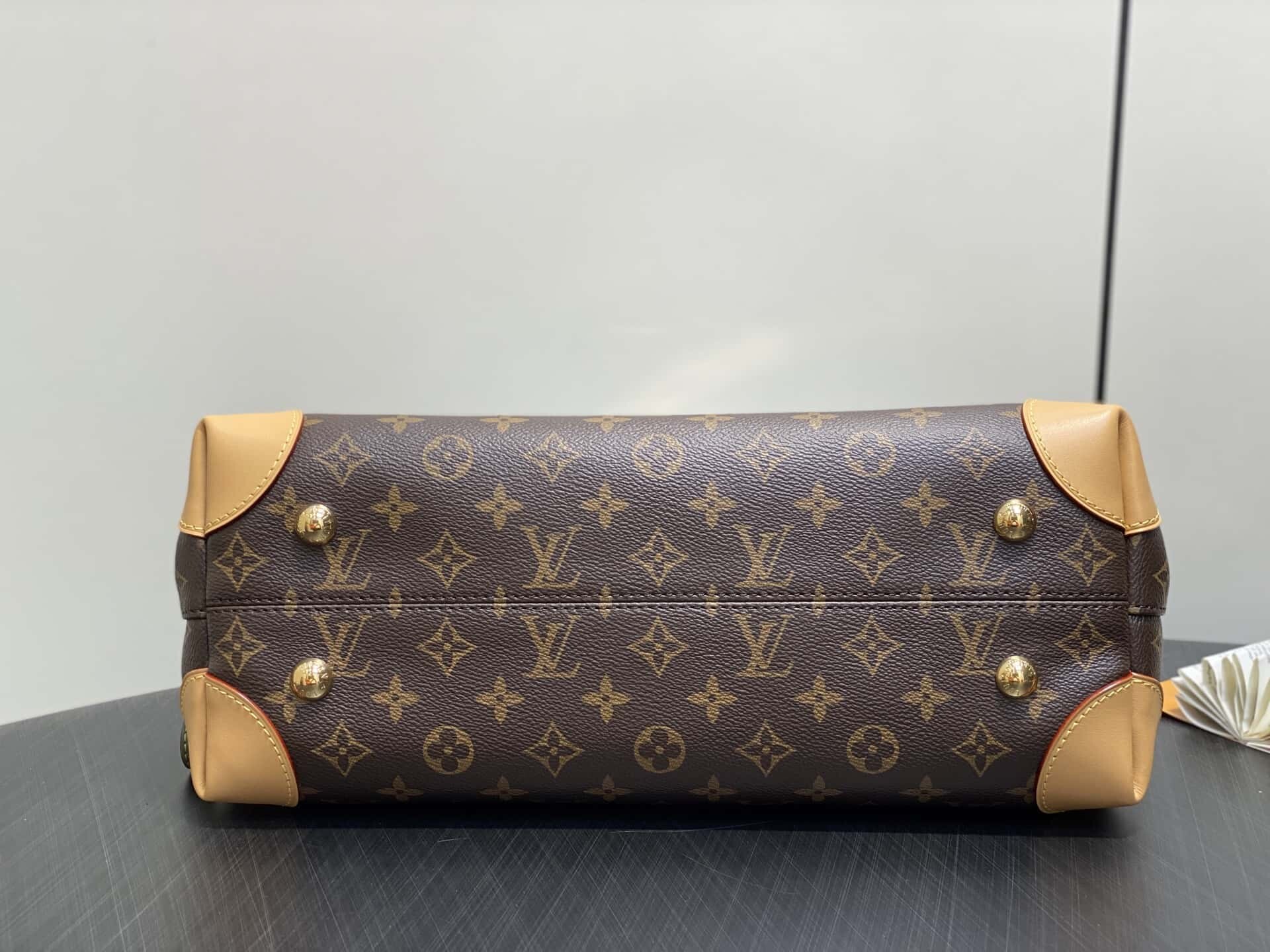 LV M14473老花 锁头包 HIDE AWAY 中号手袋
