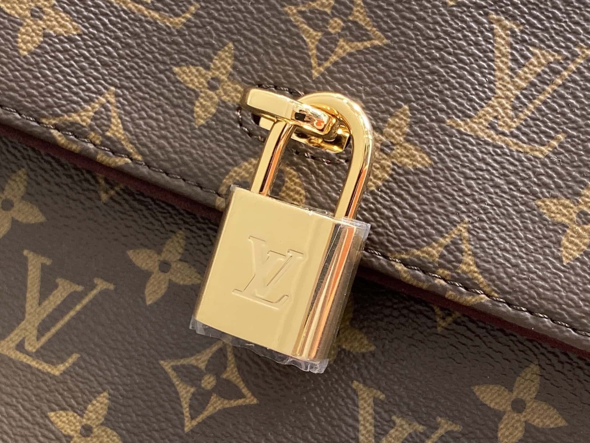 LV M14473老花 锁头包 HIDE AWAY 中号手袋