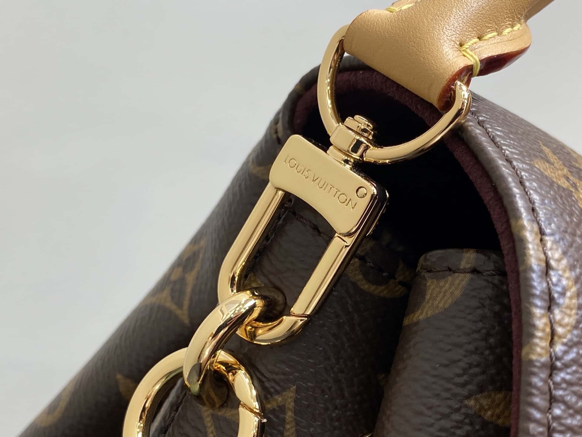 LV M14473老花 锁头包 HIDE AWAY 中号手袋