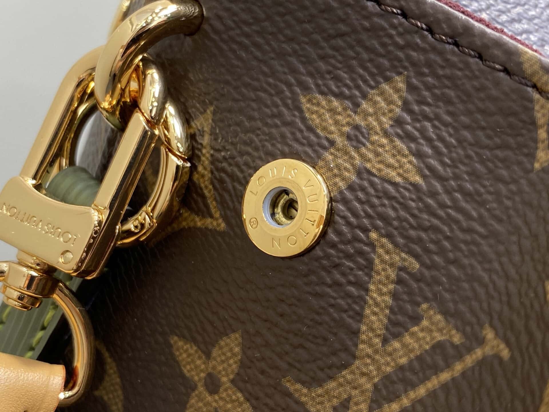 LV M14473老花 锁头包 HIDE AWAY 中号手袋